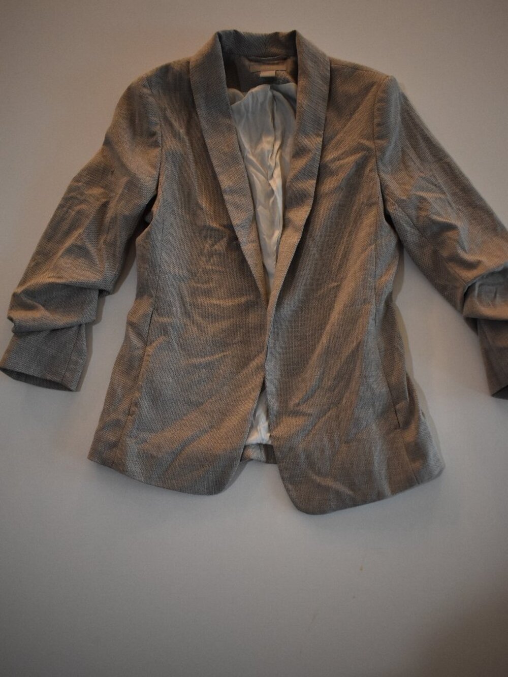 H&M Shawl Collar Blazer – Women's Size 4 Light Tan Ruched Sleeve Career Jacket